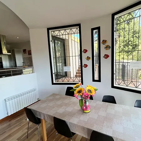 Villa De Lujo Con Vistas Al Mar Y Piscina Privada *